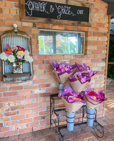 carousel thumbnail 0