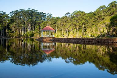 carousel thumbnail 3